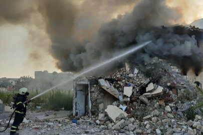 Hatay'da 2 katlı boş binada çıkan yangın söndürüldü