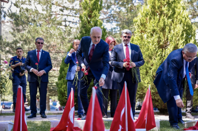 TBMM Başkanı Kurtulmuş, Kocatepe Başkomutan Mustafa Kemal Anıtı'ndaki törene katıldı