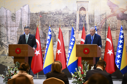 Cumhurbaşkanı Erdoğan, Bosna Hersek Devlet Başkanlığı Konseyi Başkanı Becirovic ile ortak basın toplantısı düzenledi