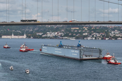 İstanbul Boğazı'nda gemi trafiği çift yönlü askıya alındı