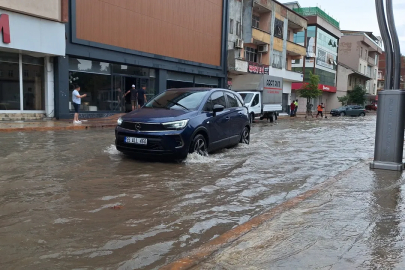 Sağanak hayatı olumsuz etkiledi