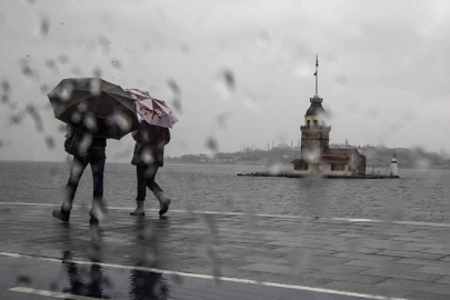 AKOM saat verdi! İstanbul'a gök gürültülü sağanak uyarısı