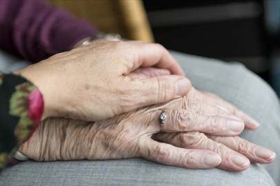 Dünyada 55 milyondan fazla kişi Alzheimer hastalığıyla mücadele ediyor