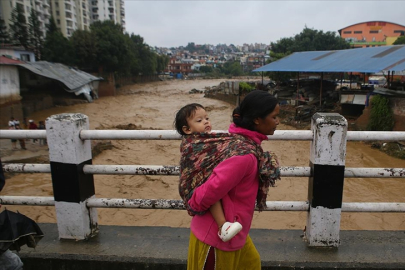 Nepal'deki heyelan ve sellerde 100 kişi hayatını kaybetti