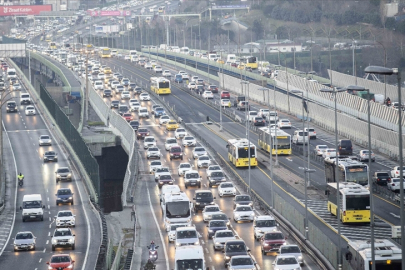 İstanbul'da sabah saatlerinde trafik yoğunluğu yaşanıyor