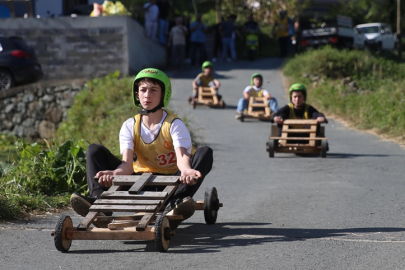 Rize'de tahta arabalar 