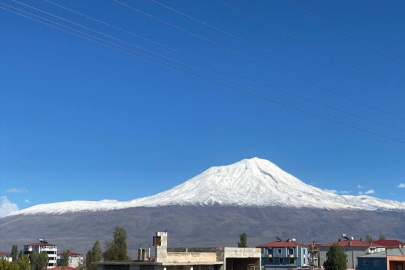 Ağrı Dağı karla kaplandı