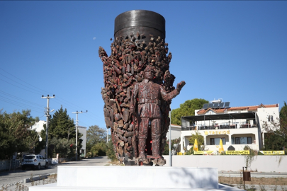 Çanakkale Savaşı'ndan kalan bomba parçalarıyla anıt yapıldı