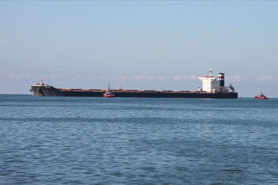 Zonguldak'ta kargo gemisi karaya oturdu