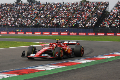 Formula 1'de Meksika Grand Prix'sini Carlos Sainz kazandı