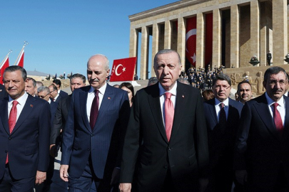 Devlet erkanı Anıtkabir'de