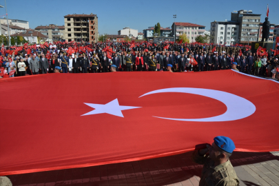 Van, Hakkari, Bitlis ve Muş'ta Cumhuriyet'in 101. yıl dönümü kutlamaları