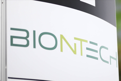 BioNTech, Kovid-19 varyantına uyarlanmış aşılarla satışlarını artırdı