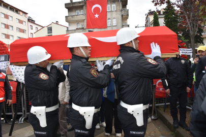 Şehit polis Yürümez toprağa verildi