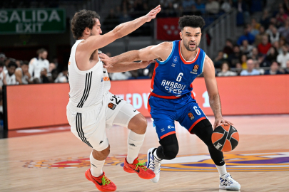 REAL MADRİD 64 - 74 ANADOLU EFES