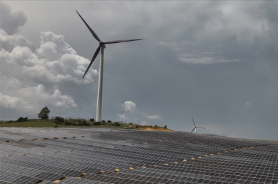 Tüm hanelerin elektrik ihtiyacı rüzgar ve güneşten karşılanıyor