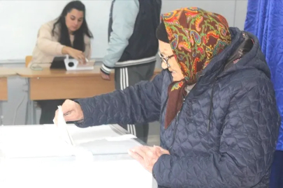 Romanya yeni cumhurbaşkanını belirlemek için sandık başında