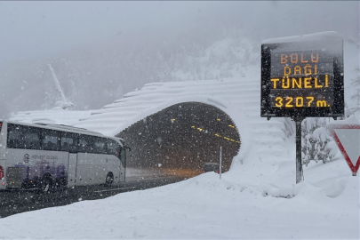 Bolu Dağı Tüneli'nde kar temizleme çalışması