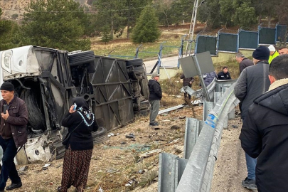 Isparta'da yolcu otobüsü şarampole yuvarlandı