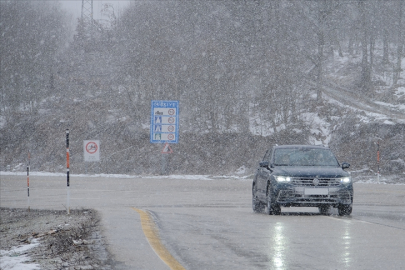 Kırklareli'nin yüksek kesimlerinde kar yağışı başladı