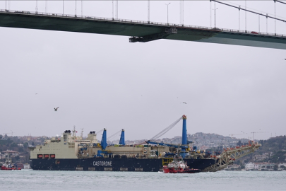 İstanbul Boğazı'nda gemi trafiği askıya alındı