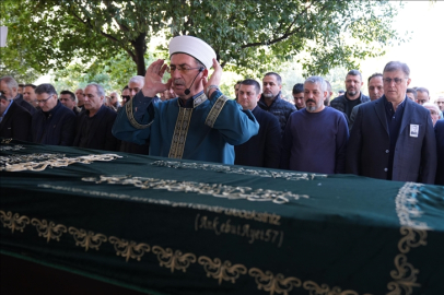 İngiltere'de cansız bedeni bulunan akademisyen İzmir'de defnedildi