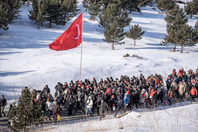 TÜRKİYE  SARIKAMIŞ ŞEHİTLERİ  İÇİN YÜRÜDÜ