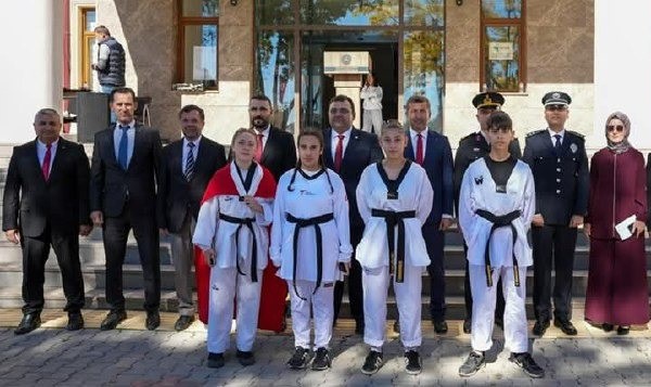Pazarlar Spor Li̇sesi̇, Mi̇lli̇ Sporcular Yeti̇şti̇rmek İçi̇n 11 Branşta Çalışmalara Başladı: 85 Öğrenci̇yle 85 Madalya!