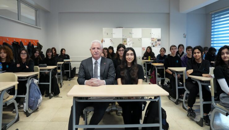 Vali Davut Gül’ün Okul Ziyaretleri Sürüyor