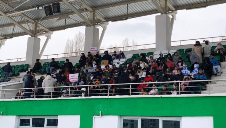 Kars Namık Kemal İlköğretim Okulu öğrencilerinden büyük destek