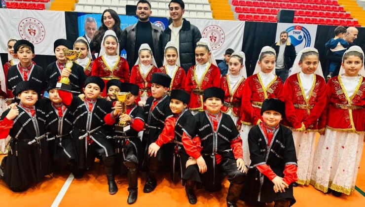 Kars Gençlik Merkezi Spor Kulübü Halk Oyunlarında İl Birincisi Oldu