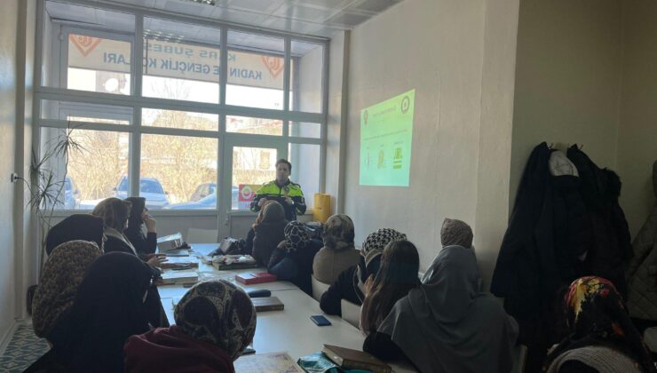 Kars’ta Kur’an Kursu Kursiyerlerine Trafik Eğitimi Verildi