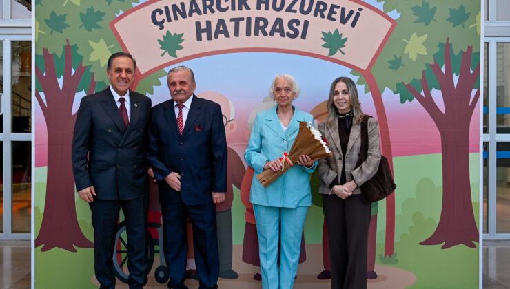 Vali Usta ve Eşi Huzurevinde İftarda