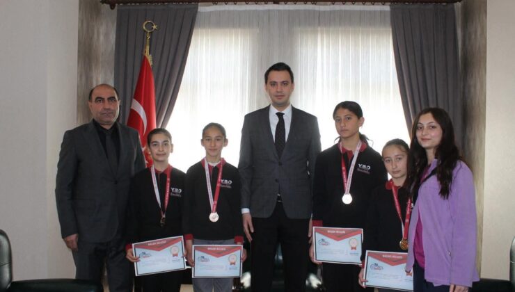 Selim’in Şampiyon Öğrencilerinden Kaymakam Semiz’e Ziyaret