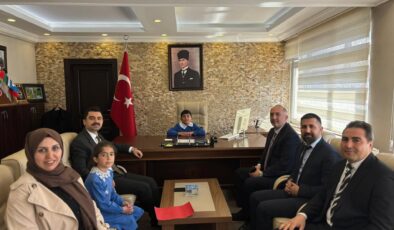 Susuz’da 23 Nisan Coşkusu: Minik Kaymakamlar Göreve Temsili Olarak Başladı