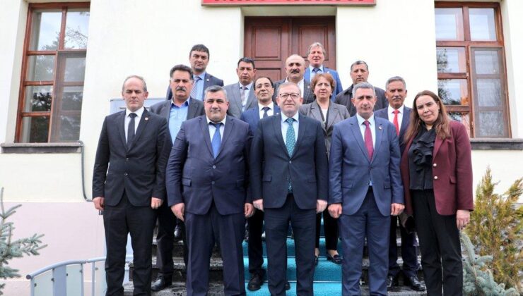 Muhtarlardan Vali Ziya Polat’a Ziyaret: Talepler ve Çalışmalar Değerlendirildi