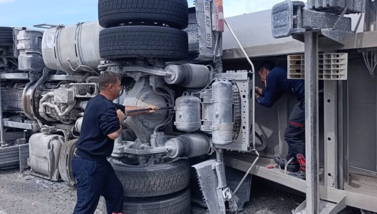 Van’da tır devrildi: 1 yaralı