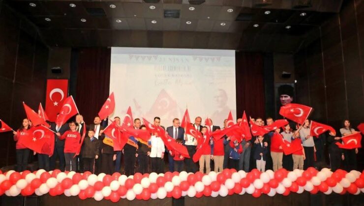 Kars’ta 23 Nisan Ulusal Egemenlik ve Çocuk Bayramı törenlerle kutlandı