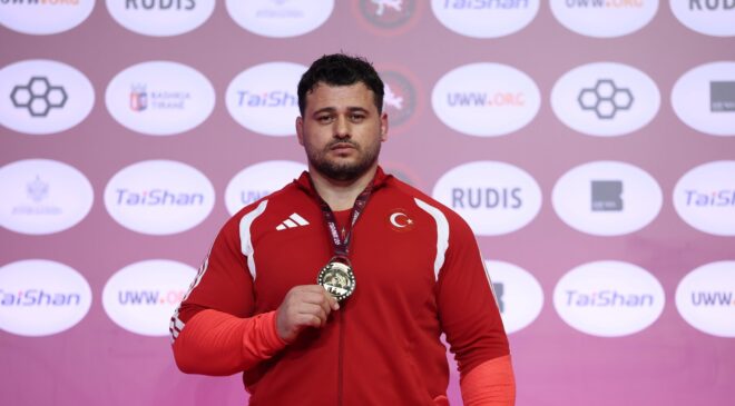 Rıza Kayaalp Tarih Yazdı: 13. Avrupa Şampiyonluğuyla Rekorun Tek Sahibi Oldu