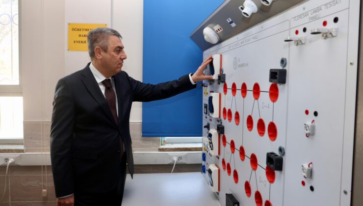 Vali Atilla Toros’tan Mezitli Mesleki ve Teknik Anadolu Lisesine Ziyaret