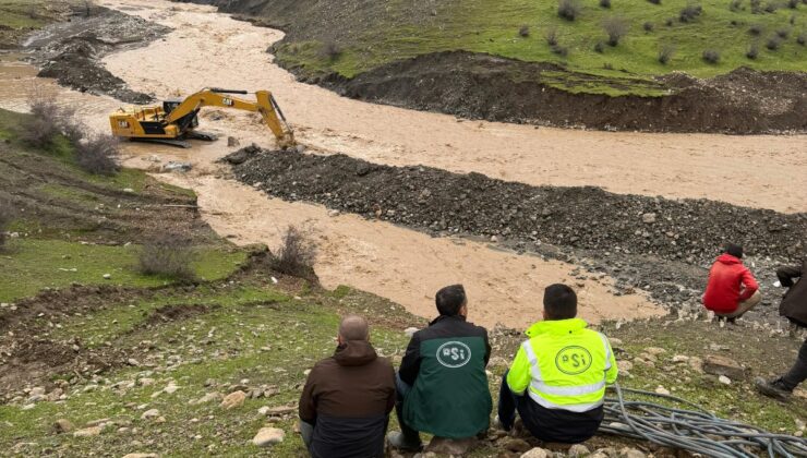 Siirt’te Taşkın Alarmı: Şirvan’da Müdahale Çalışmaları Aralıksız Sürüyor