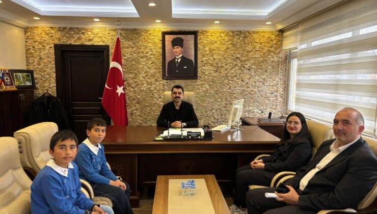 Susuz’un gururu minik dehalardan Kaymakam Tutal’a ziyaret