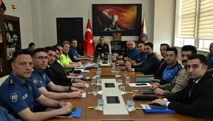 Kars’ta “Kurban Bayramı Tedbirleri Toplantısı” gerçekleştirildi