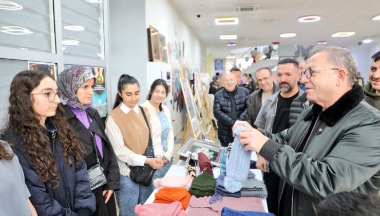 Kars Valisi Ziya Polat, Yurt Sergisi’ni ziyaret etti 
