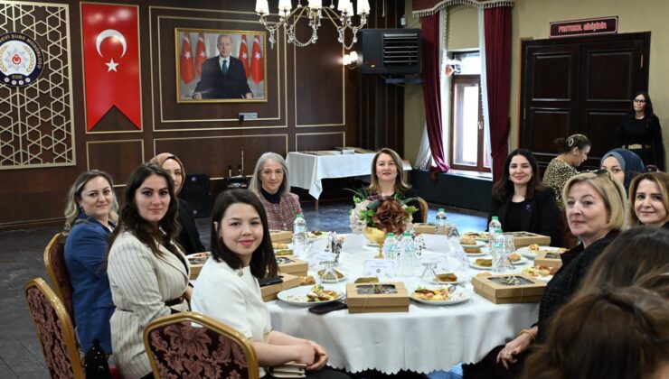 Kars Polisevi’nde Anneler Günü Coşkusu: “Anneler Toplumun Müstesna Değeridir”