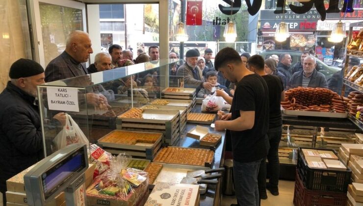 Kars’ta Tatlıcılarda Bayram Yoğunluğu