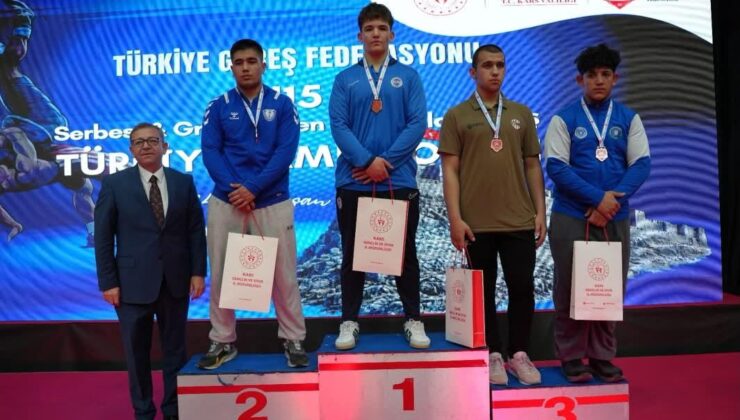 Kars’ta U15 Serbest Stil Güreş Türkiye Şampiyonası Tamamlandı