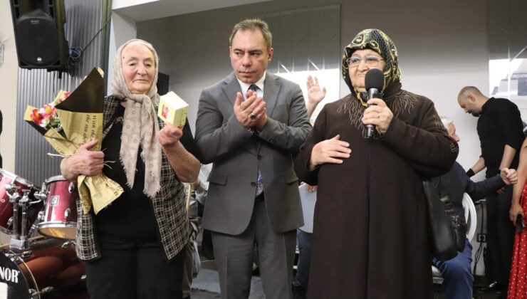 Kars’ta Anneler günlerinde gönüllerince eğlendiler