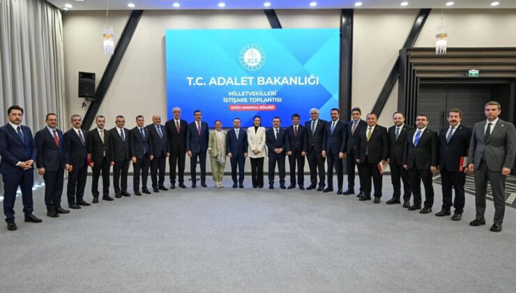 AK Parti Kars Milletvekili Adem Çalkın, “Doğu Anadolu Bölgesi Milletvekilleri İstişare Toplantısı”na katıldı