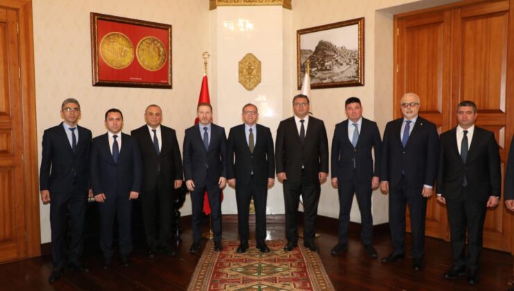 Kars’ta Önemli Ziyaret: Nahçıvan Ekonomi Bakanı Vali Polat’ı Ziyaret Etti